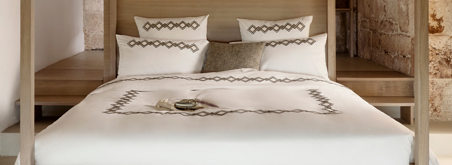 Luxury Bedding | Fine Linens | Frette 1860